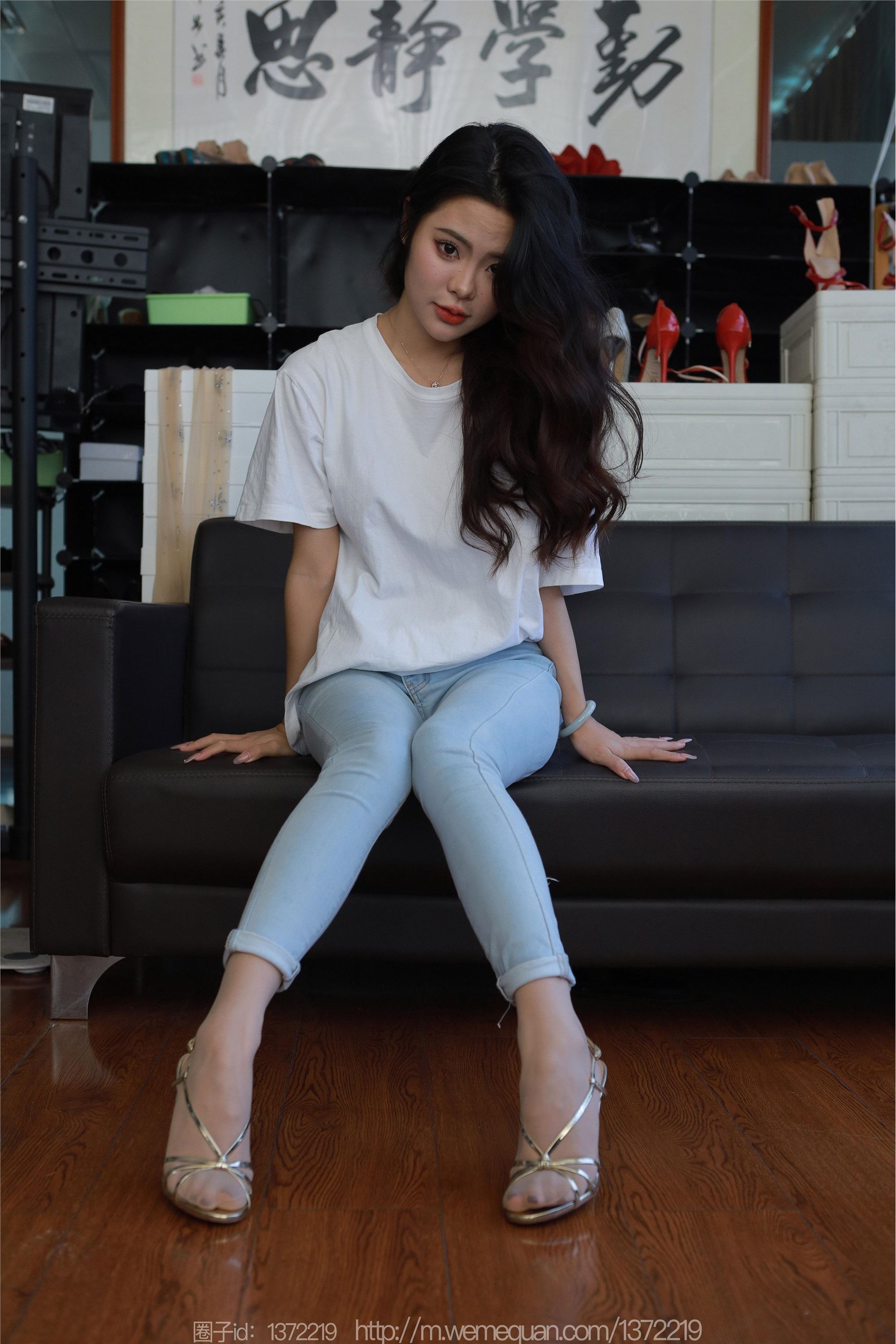 IESS异思趣向  2023.09.04 丝享家 1524 兔兔《白T牛仔裤里丝》